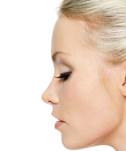 Reconstrucción nasal o rinoplastia reconstructiva