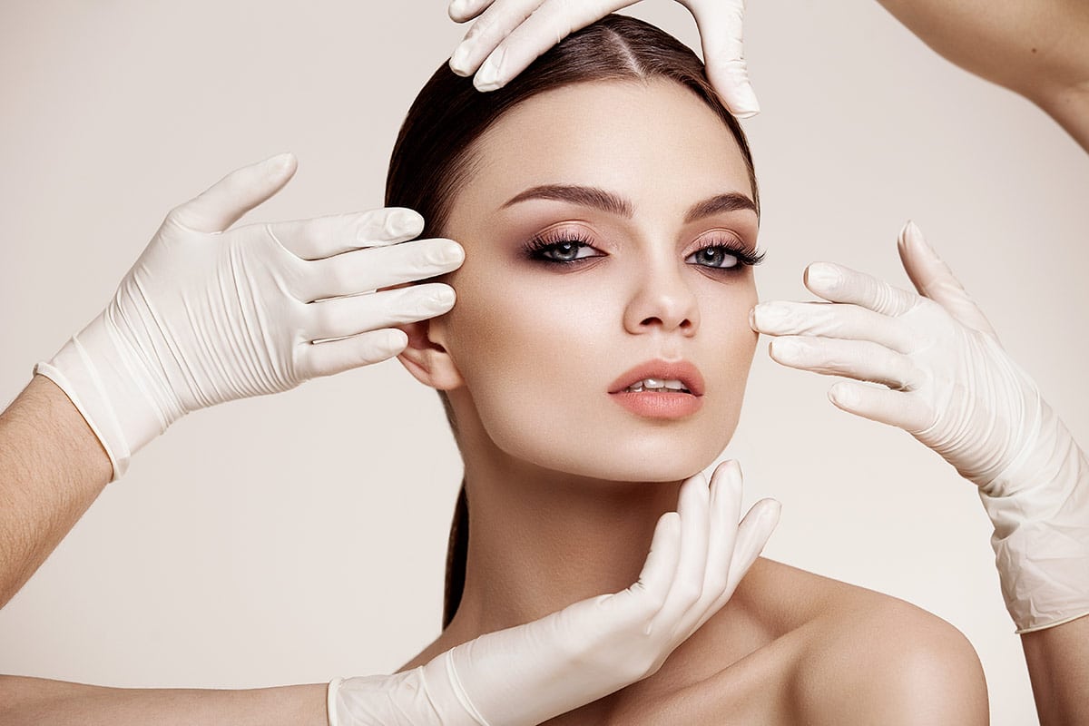 ¿Qué se consigue con un lifting facial? Dr. Juan Martínez Gutíerrez